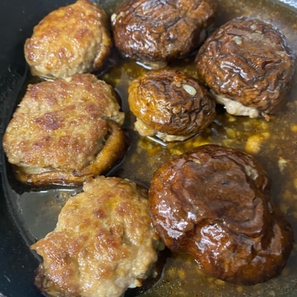 ひき肉がハンバーグを作るほどなくて、椎茸づめに出来て助かりました。
椎茸の旨みがとっても美味しかったです。